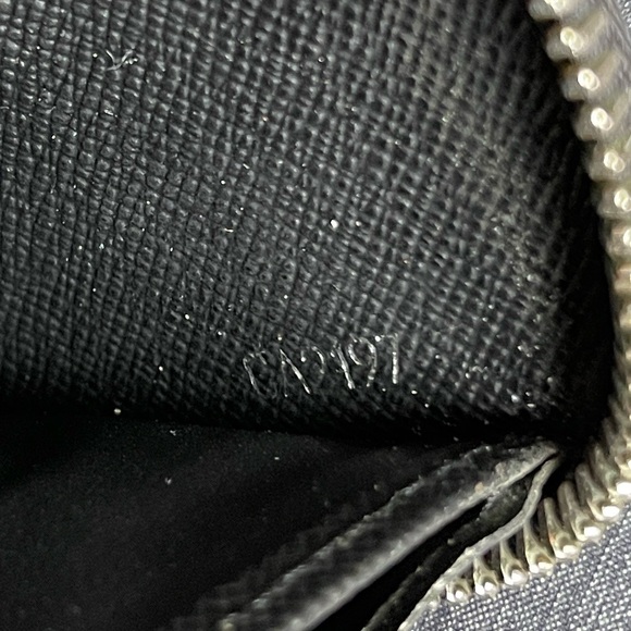 Louis Vuitton EPI Wallet - Picture 10 of 10